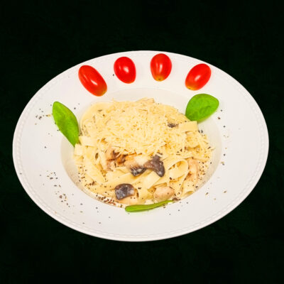 Pasta kana ja seentega